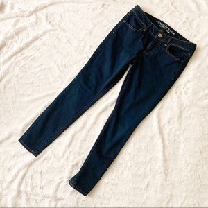 Super stretch dark wash jeggings